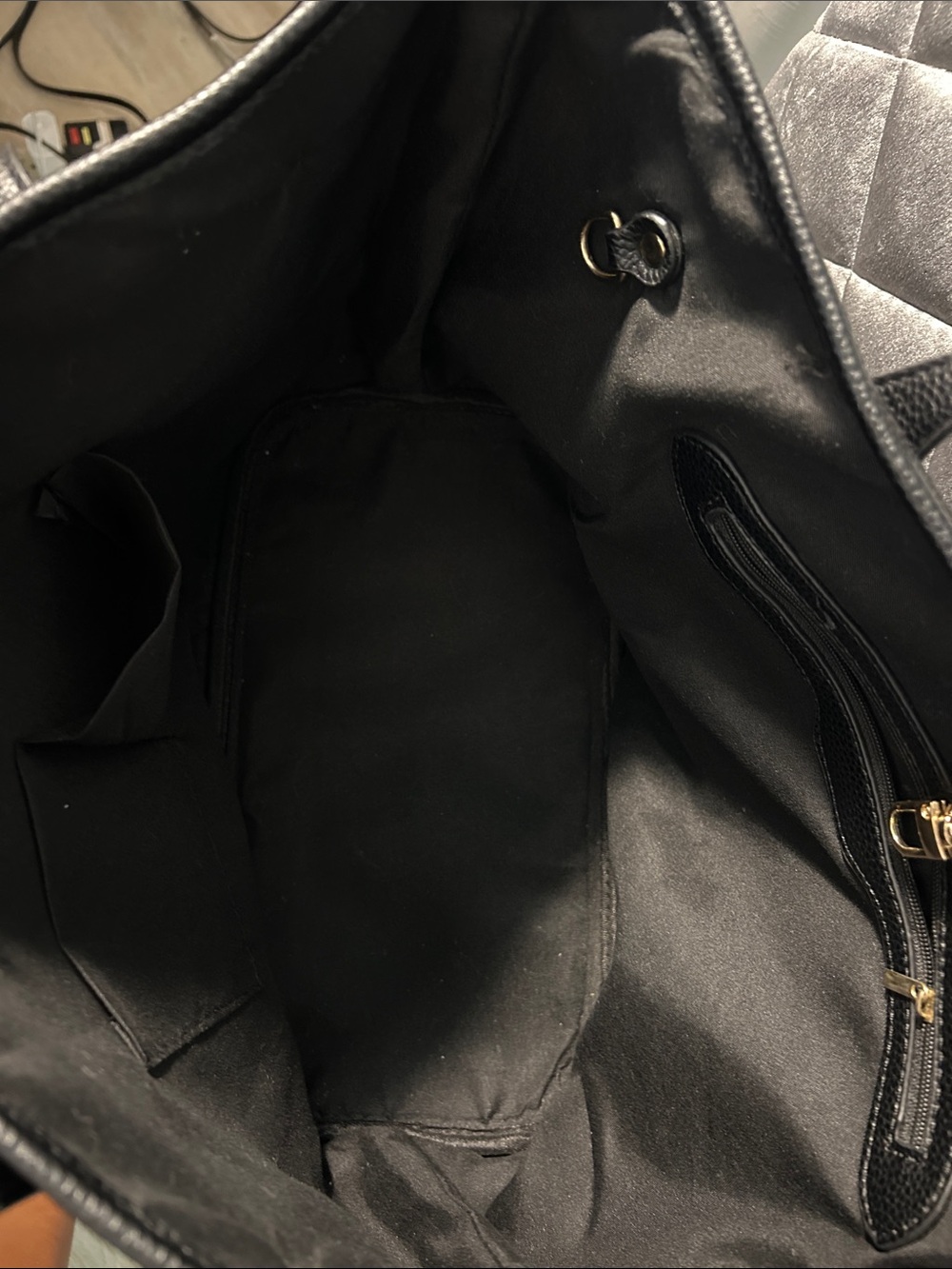 Black Embossed Leather Tote Bag - Puakinikini lei, Lexbreezy - Picture 3 of 4